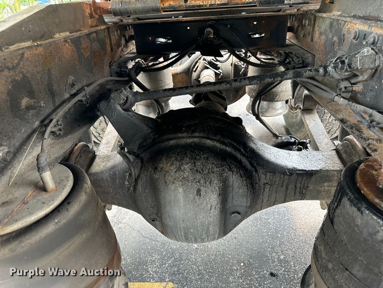 image for item DV5785 2006 Freightliner  Columbia  semi truck with end dump trailer