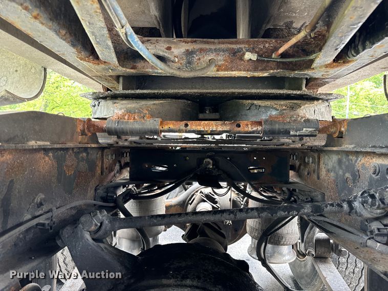 image for item DV5785 2006 Freightliner  Columbia  semi truck with end dump trailer