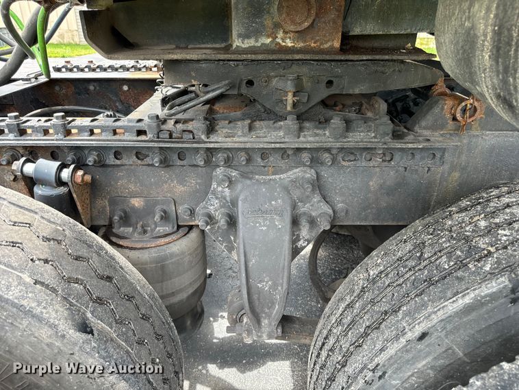 image for item DV5785 2006 Freightliner  Columbia  semi truck with end dump trailer