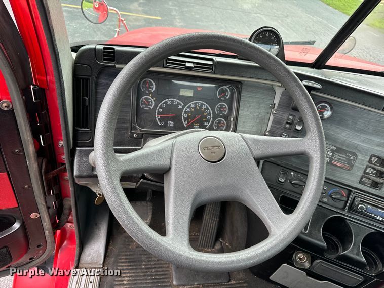 image for item DV5785 2006 Freightliner  Columbia  semi truck with end dump trailer