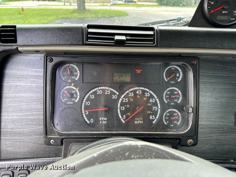 image for item DV5785 2006 Freightliner  Columbia  semi truck with end dump trailer