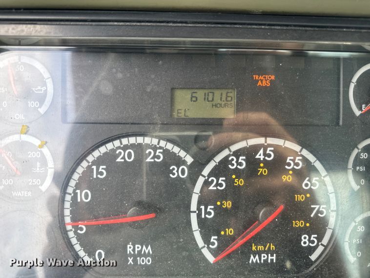 image for item DV5785 2006 Freightliner  Columbia  semi truck with end dump trailer