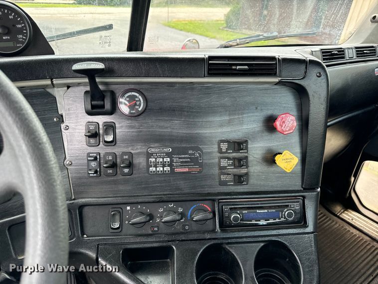 image for item DV5785 2006 Freightliner  Columbia  semi truck with end dump trailer