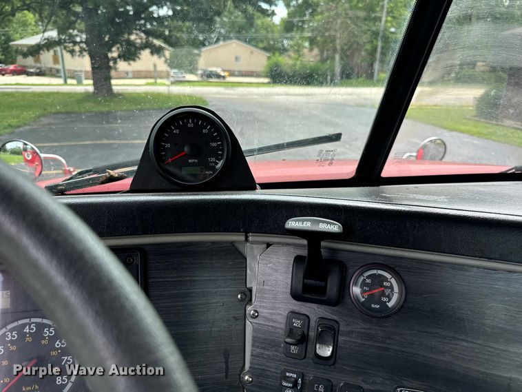 image for item DV5785 2006 Freightliner  Columbia  semi truck with end dump trailer