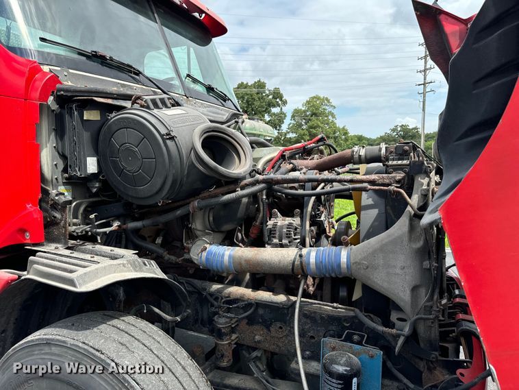 image for item DV5785 2006 Freightliner  Columbia  semi truck with end dump trailer