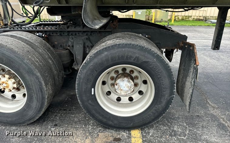 image for item DV5785 2006 Freightliner  Columbia  semi truck with end dump trailer