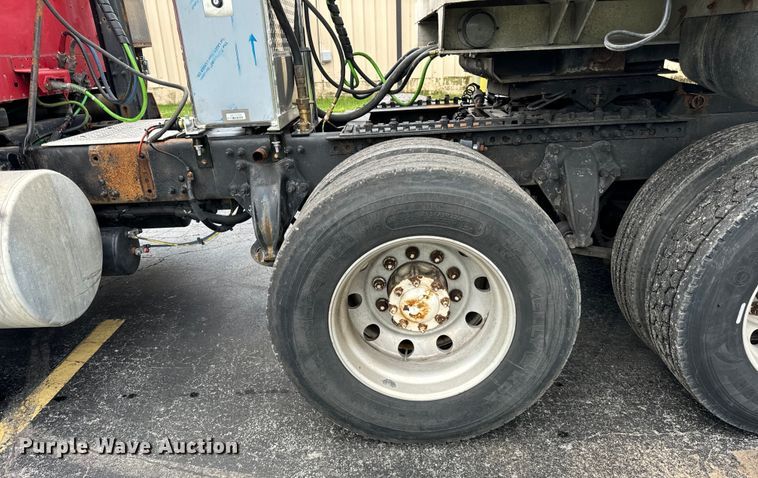 image for item DV5785 2006 Freightliner  Columbia  semi truck with end dump trailer