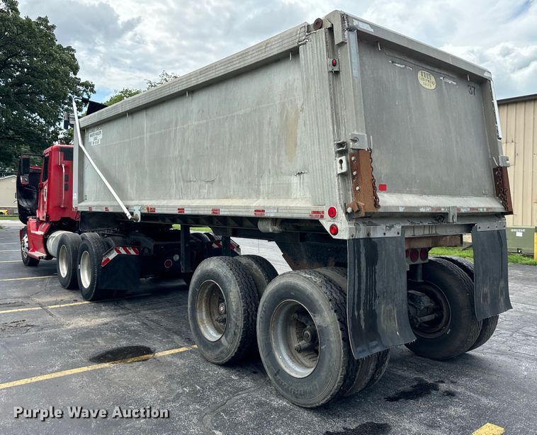 image for item DV5785 2006 Freightliner  Columbia  semi truck with end dump trailer