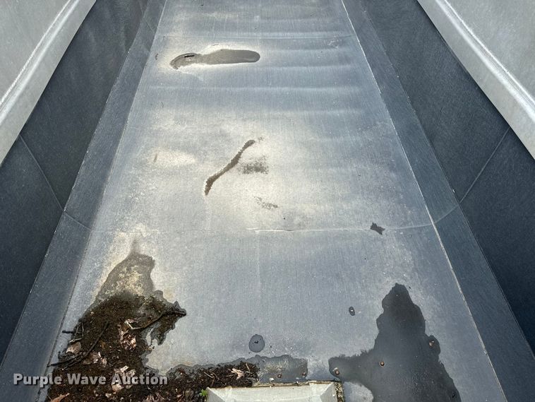 image for item DV5785 2006 Freightliner  Columbia  semi truck with end dump trailer