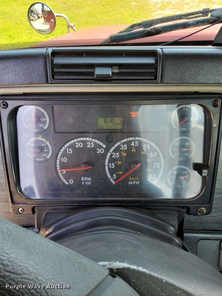 image for item DV5785 2006 Freightliner  Columbia  semi truck with end dump trailer