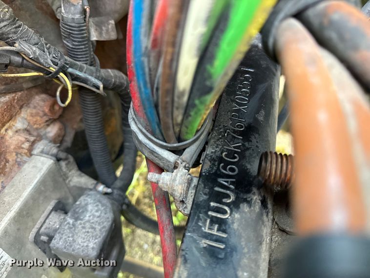 image for item DV5785 2006 Freightliner  Columbia  semi truck with end dump trailer