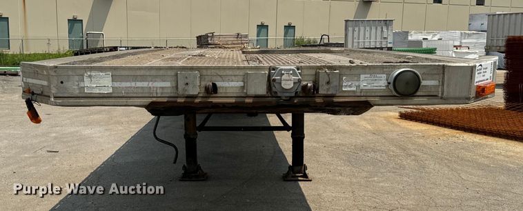 image for item DV5788 1994 East  flatbed trailer