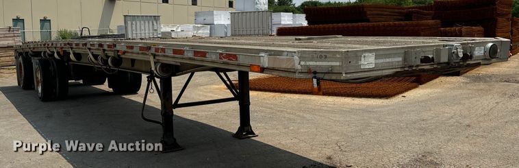 image for item DV5788 1994 East  flatbed trailer