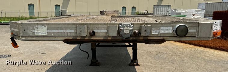 image for item DV5788 1994 East  flatbed trailer