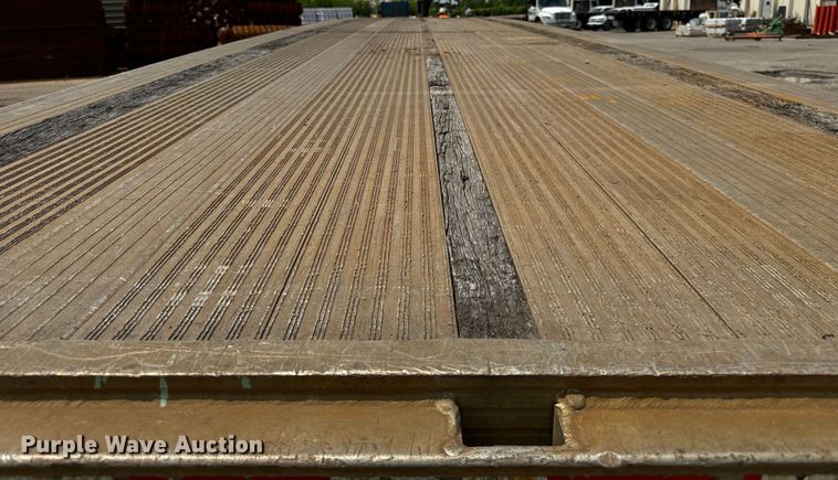 image for item DV5788 1994 East  flatbed trailer