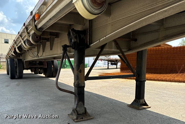 image for item DV5788 1994 East  flatbed trailer