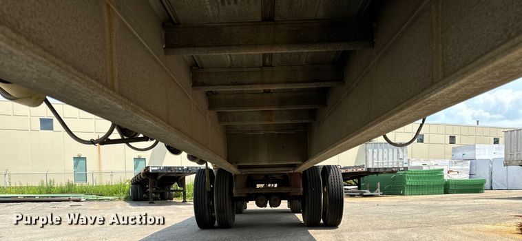 image for item DV5788 1994 East  flatbed trailer