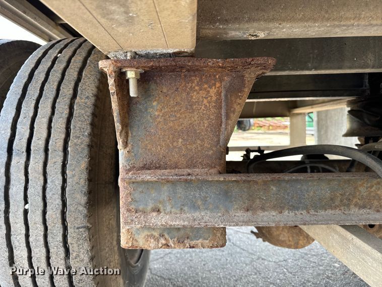 image for item DV5788 1994 East  flatbed trailer