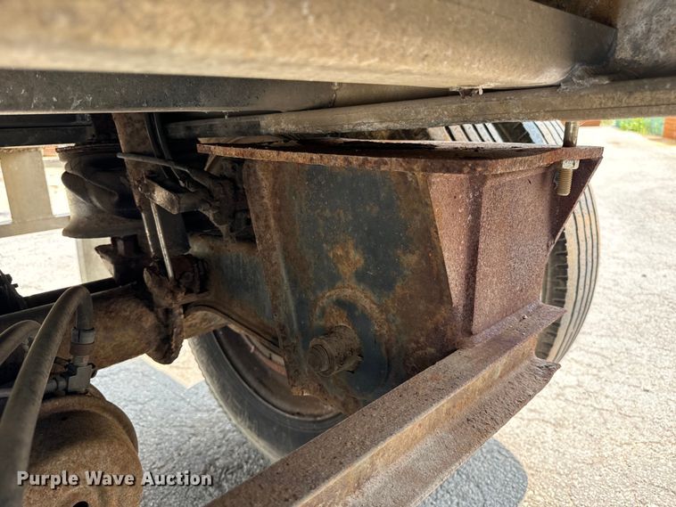 image for item DV5788 1994 East  flatbed trailer