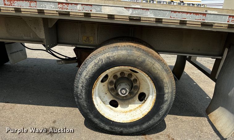 image for item DV5788 1994 East  flatbed trailer
