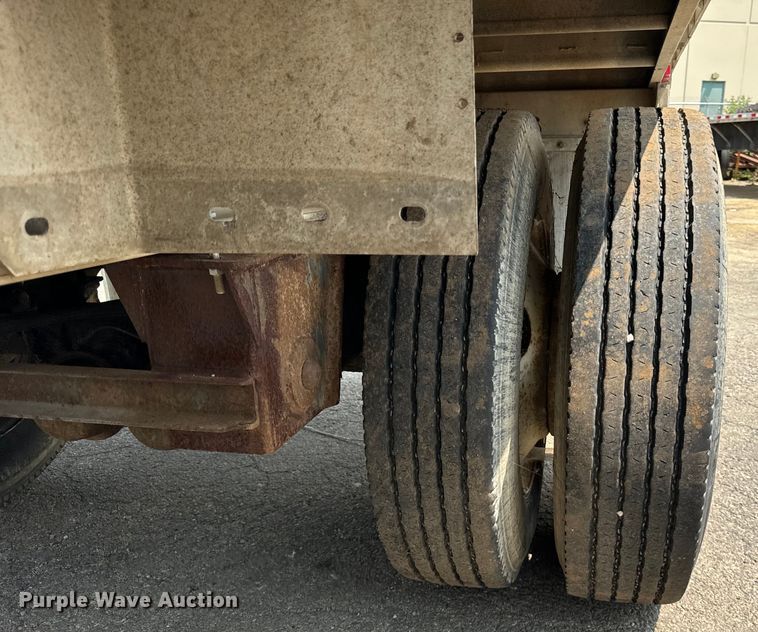 image for item DV5788 1994 East  flatbed trailer