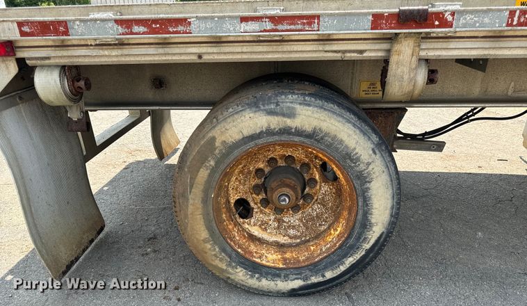 image for item DV5788 1994 East  flatbed trailer
