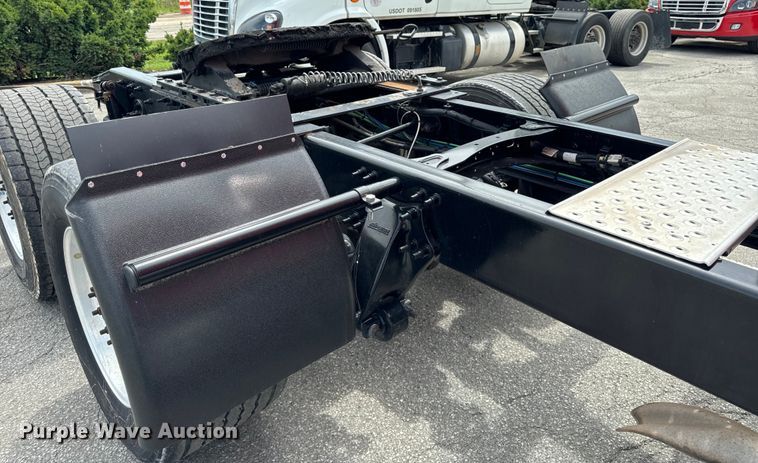 image for item DV5866 2018 Freightliner  Cascadia 113 semi truck