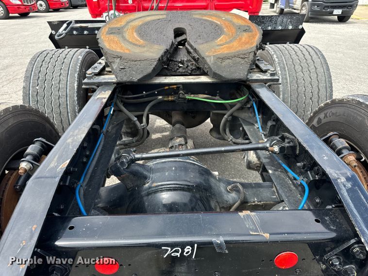 image for item DV5866 2018 Freightliner  Cascadia 113 semi truck