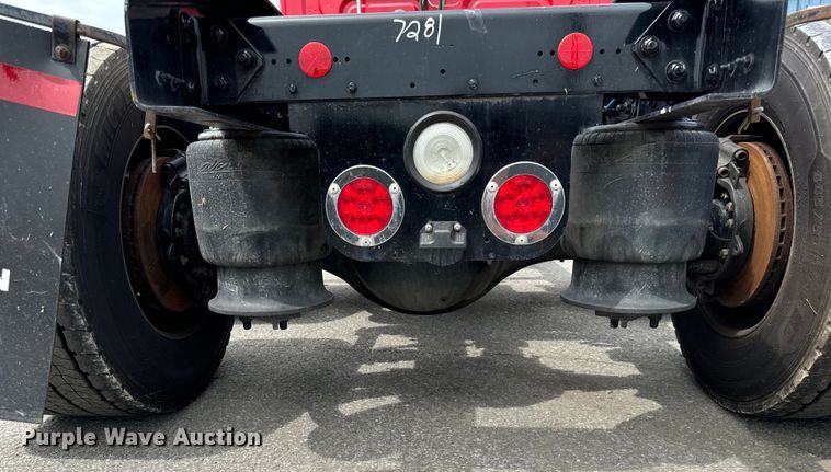 image for item DV5866 2018 Freightliner  Cascadia 113 semi truck