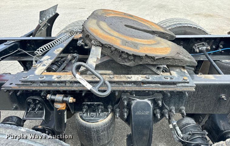 image for item DV5866 2018 Freightliner  Cascadia 113 semi truck