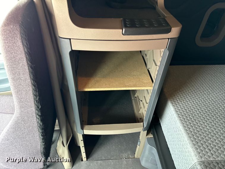 image for item DV5866 2018 Freightliner  Cascadia 113 semi truck