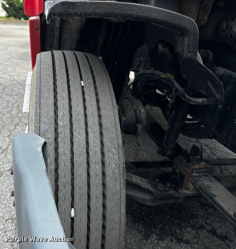 image for item DV5866 2018 Freightliner  Cascadia 113 semi truck