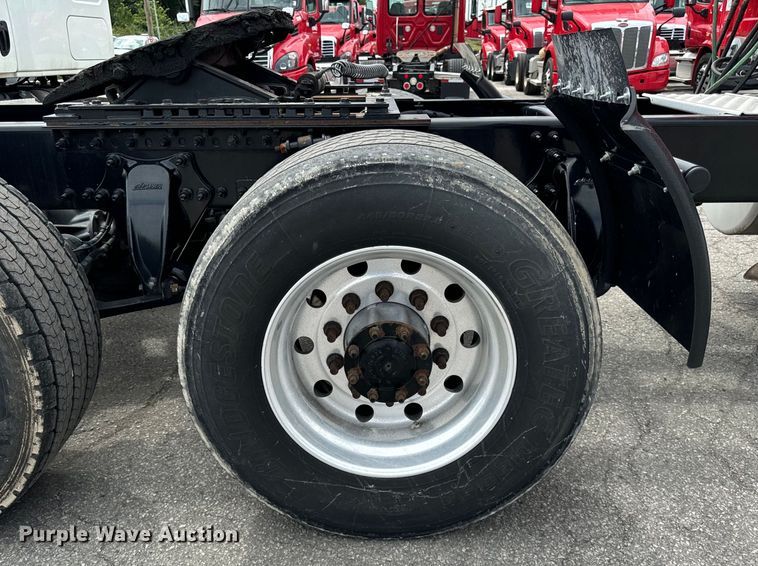 image for item DV5866 2018 Freightliner  Cascadia 113 semi truck