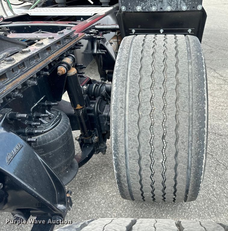 image for item DV5866 2018 Freightliner  Cascadia 113 semi truck