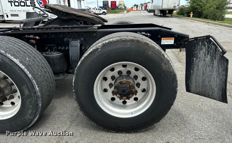 image for item DV5866 2018 Freightliner  Cascadia 113 semi truck