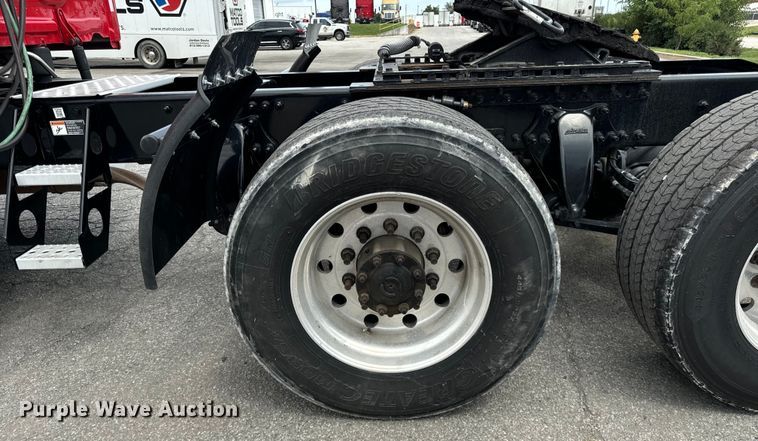 image for item DV5866 2018 Freightliner  Cascadia 113 semi truck