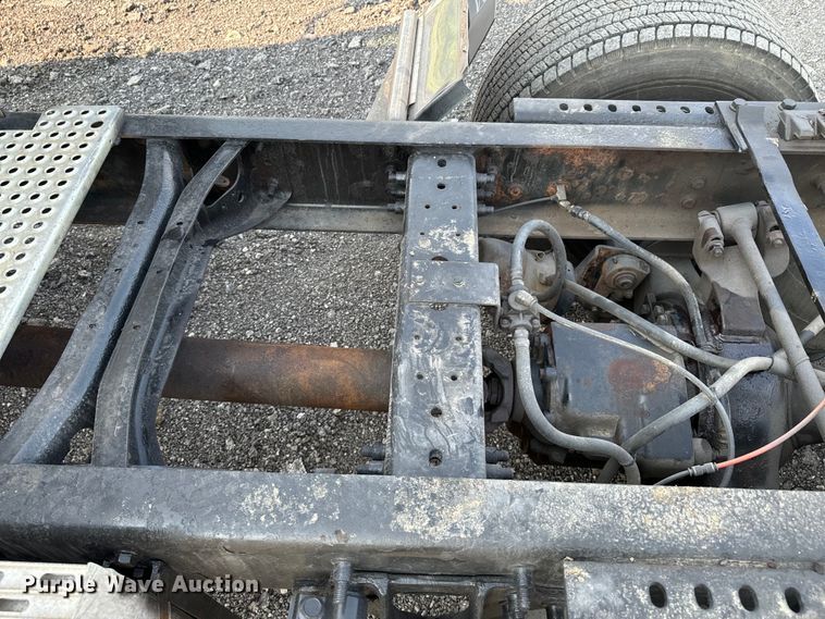 image for item DX0983 2006 International 9200i semi truck