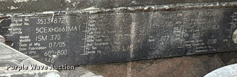 image for item DX0983 2006 International 9200i semi truck