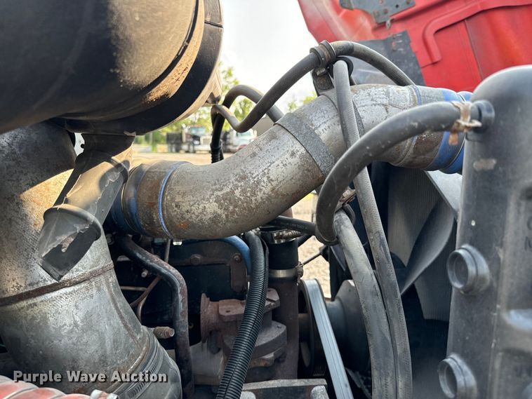 image for item DX0983 2006 International 9200i semi truck