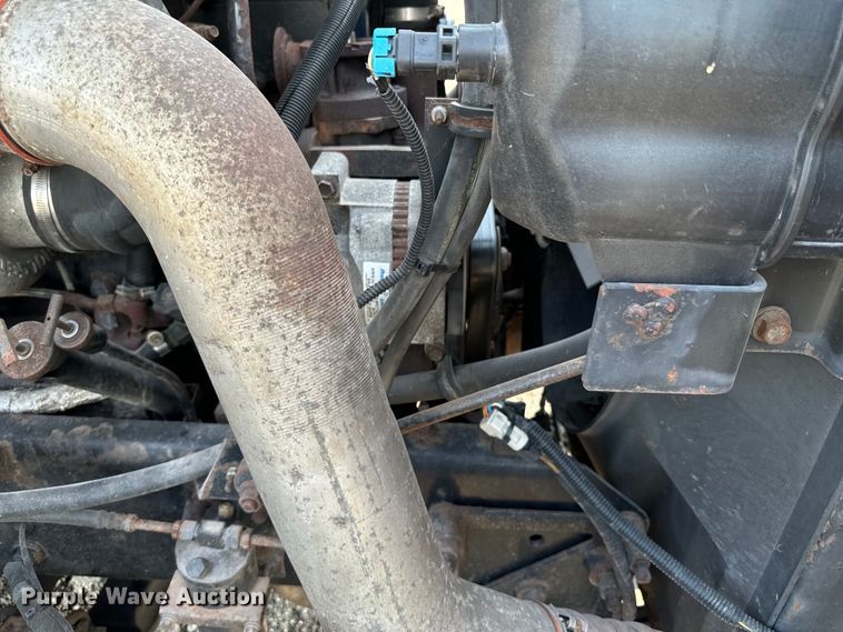 image for item DX0983 2006 International 9200i semi truck