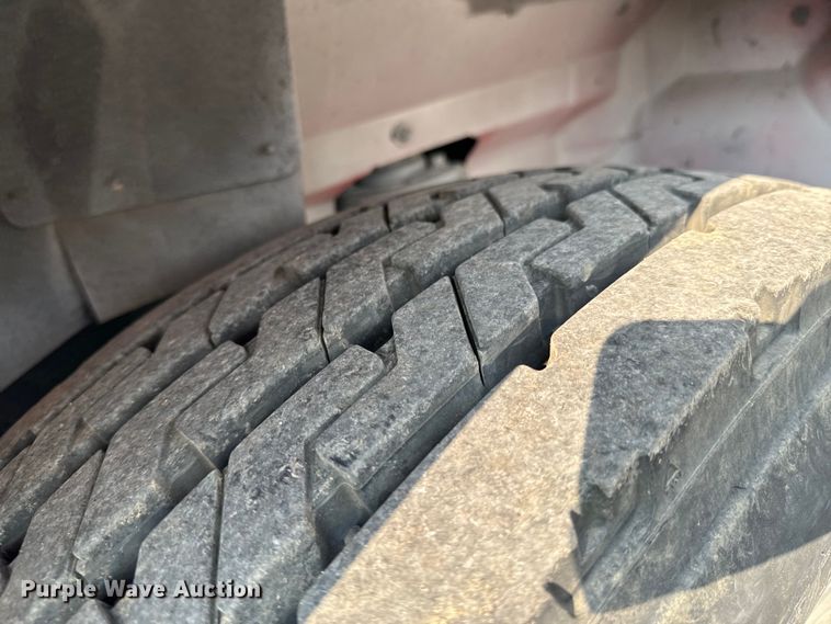 image for item DX0983 2006 International 9200i semi truck