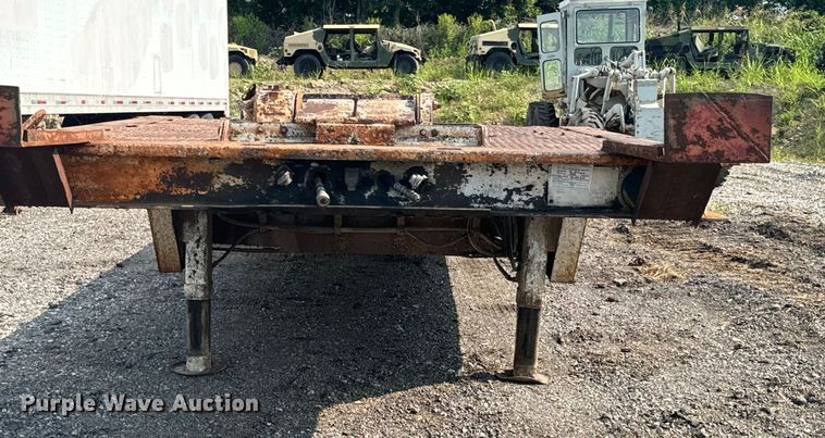 image for item DX0984 1982 Trail-Eze hydratail equipment trailer