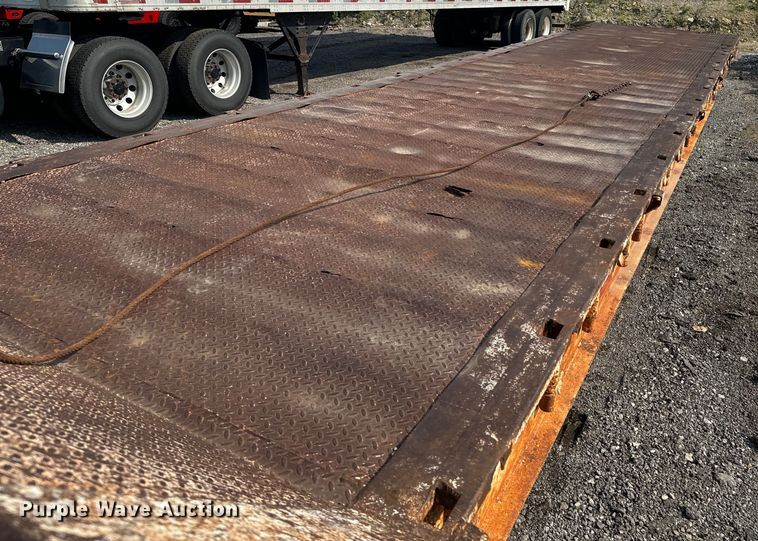 image for item DX0984 1982 Trail-Eze hydratail equipment trailer