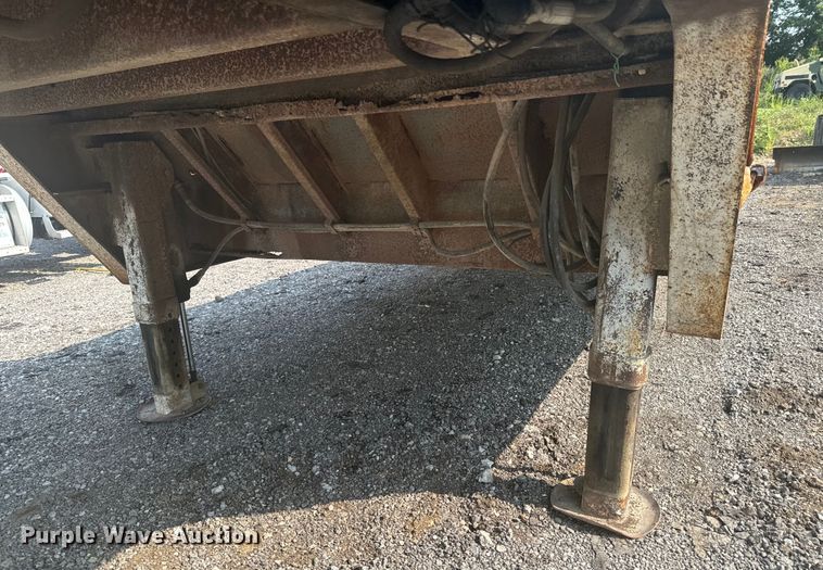 image for item DX0984 1982 Trail-Eze hydratail equipment trailer