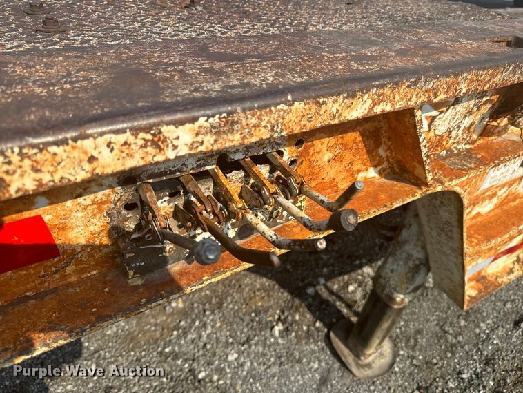 image for item DX0984 1982 Trail-Eze hydratail equipment trailer