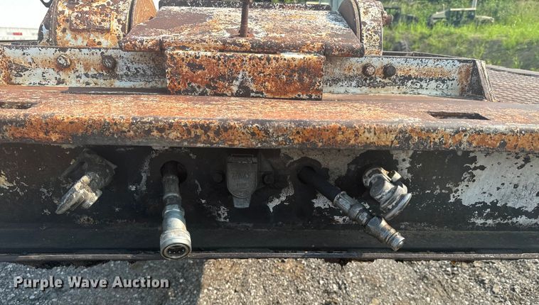 image for item DX0984 1982 Trail-Eze hydratail equipment trailer