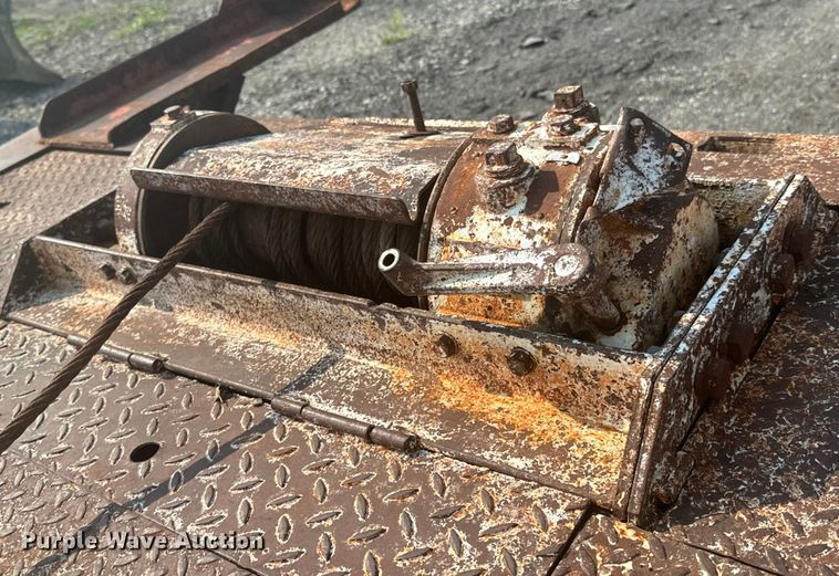 image for item DX0984 1982 Trail-Eze hydratail equipment trailer