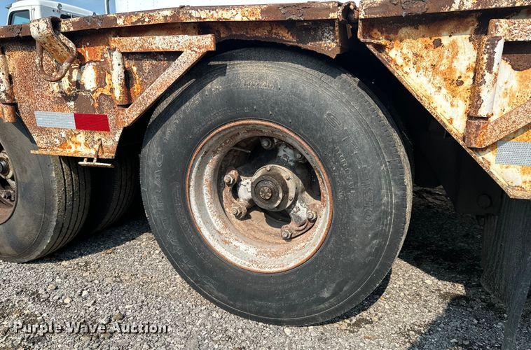 image for item DX0984 1982 Trail-Eze hydratail equipment trailer