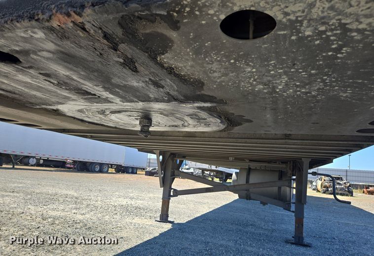 image for item DX1458 2007 Utility Trailer refrigerated van trailer