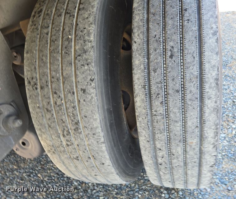 image for item DX1458 2007 Utility Trailer refrigerated van trailer